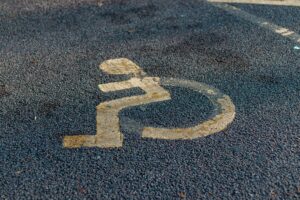 Les conditions d'attribution de l'allocation aux adultes handicapés (AAH)