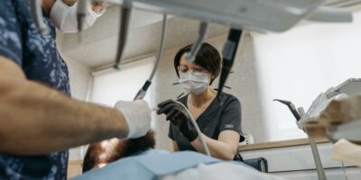 Négociations sur la formation des futurs assistants dentaires qualifiés niveau 2